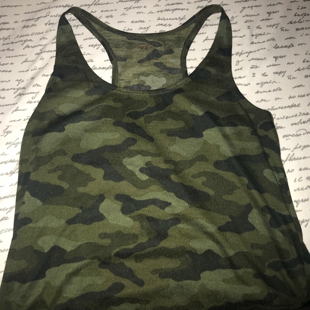 Camo tank